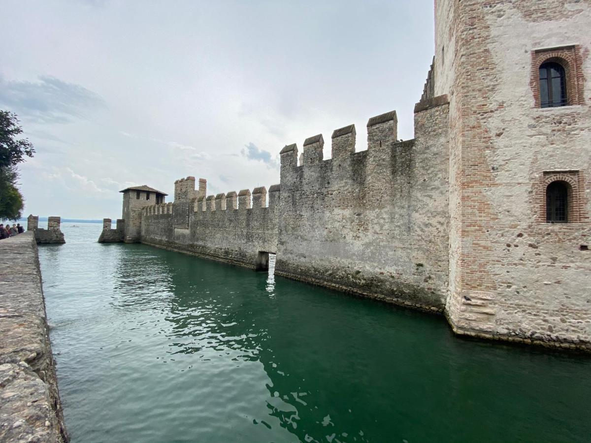 Castello Mavino Leilighet Sirmione Eksteriør bilde