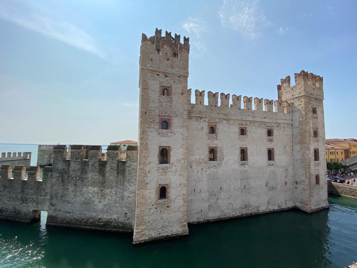 Castello Mavino Leilighet Sirmione Eksteriør bilde