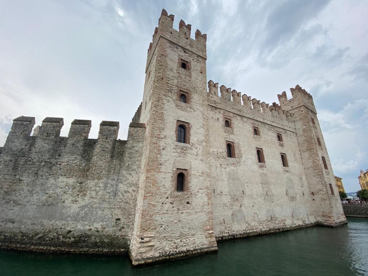 Castello Mavino Leilighet Sirmione Eksteriør bilde